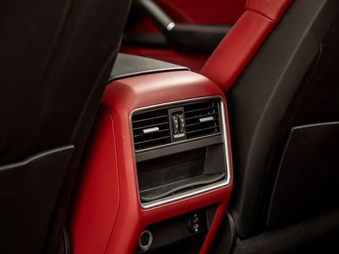 Certified 2021 Porsche Cayenne S AWD/4WD image 36