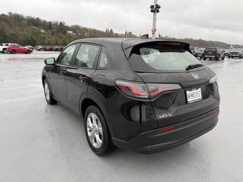 Certified 2023 Honda HR-V LX image 11