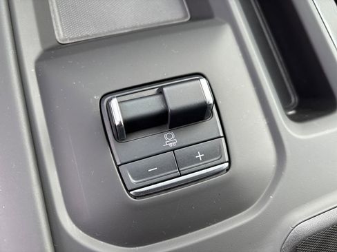 Certified 2025 GMC Sierra 2500 Denali Ultimate image 29