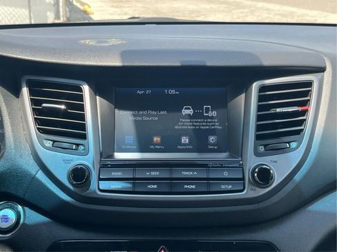Used 2018 Hyundai Tucson Value FWD image 16