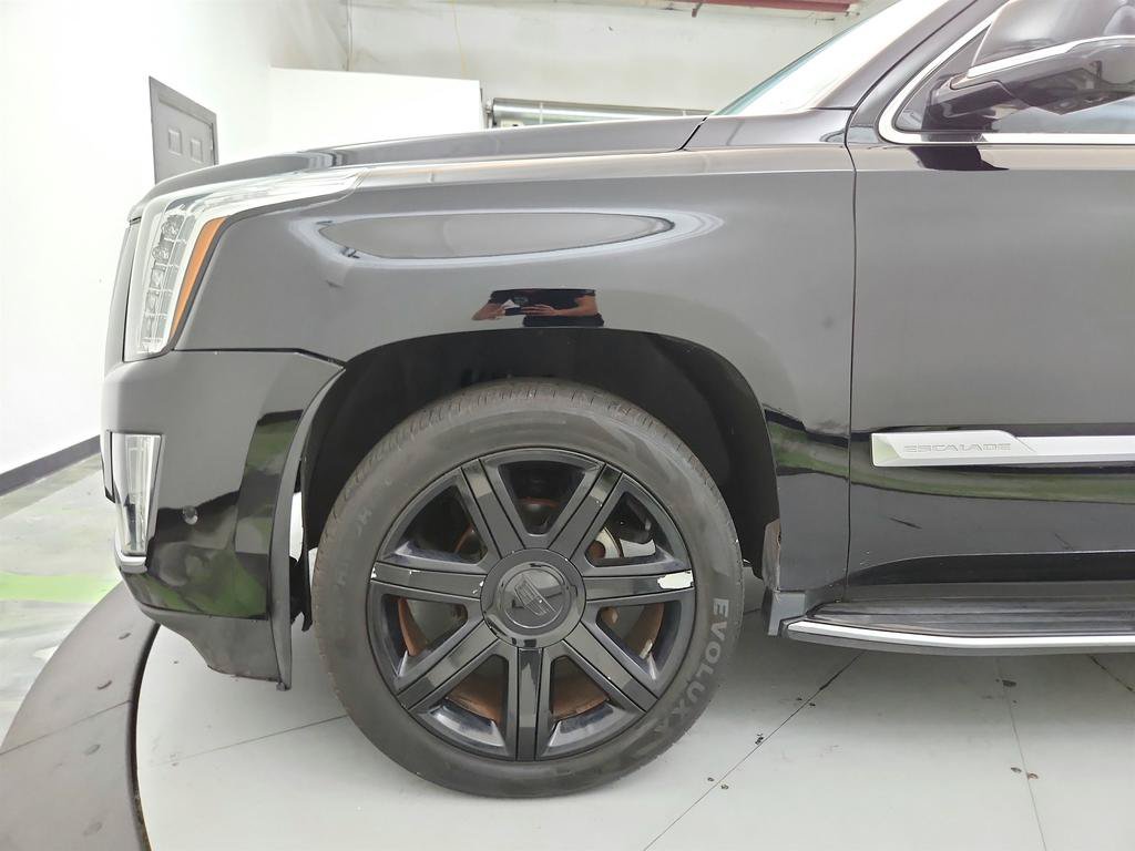 Used 2019 Cadillac Escalade Luxury AWD/4WD image 30
