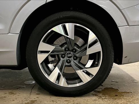 Used 2022 Audi e-tron Premium image 12