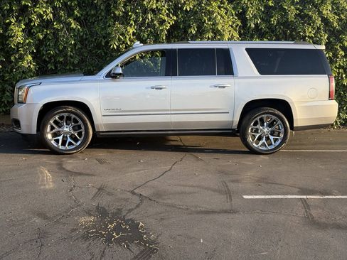 Used 2018 GMC Yukon XL Denali w/ Denali Ultimate Package AWD/4WD image 6
