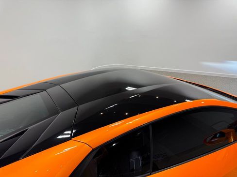 Used 2021 Lamborghini Huracan EVO image 29