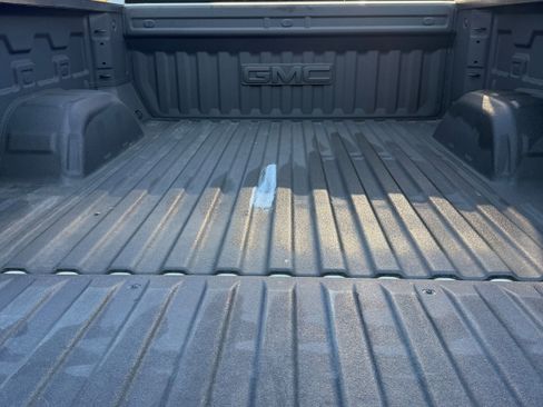 Used 2024 GMC Sierra 1500 Elevation image 10