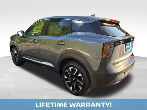 Used 2025 Nissan Kicks SV AWD/4WD image 4