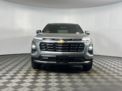 Used 2025 Chevrolet Equinox LT w/ Safety and Technology Package image 10