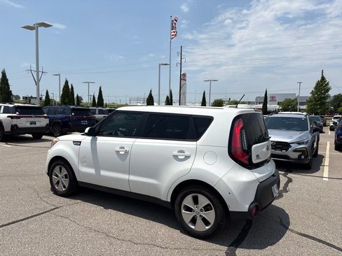 Used 2015 Kia Soul FWD image 5