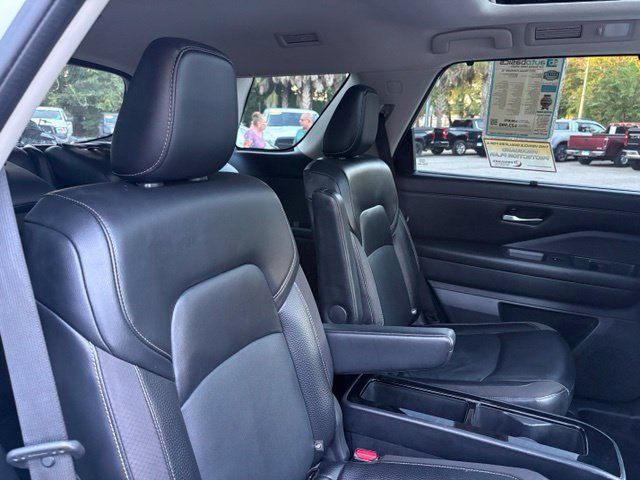 Used 2022 Nissan Pathfinder SL w/ SL Premium Package AWD/4WD image 28