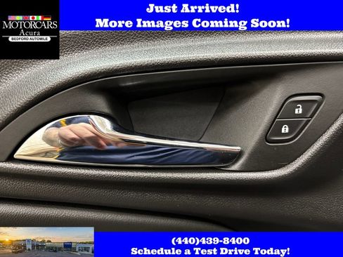 Used 2025 Chevrolet Trax RS FWD image 12