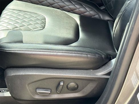 Used 2023 Ford Edge Titanium image 13