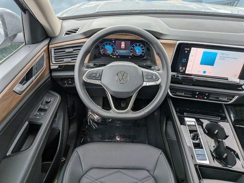 New 2026 Volkswagen Atlas SE FWD image 18
