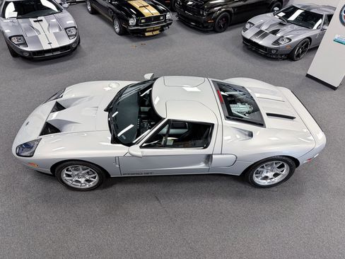 Used 2005 Ford GT image 9