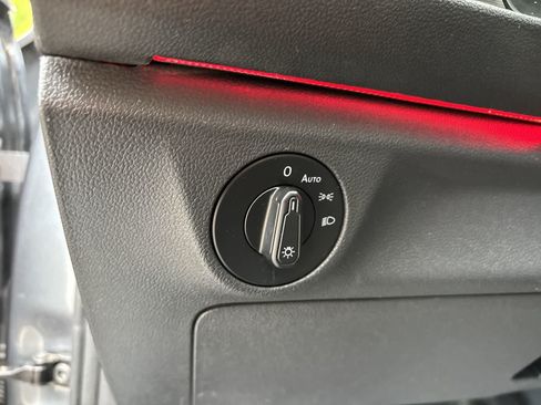 Used 2019 Volkswagen Jetta SEL FWD image 10