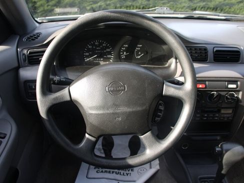 Used 1998 Nissan Sentra GXE FWD image 16