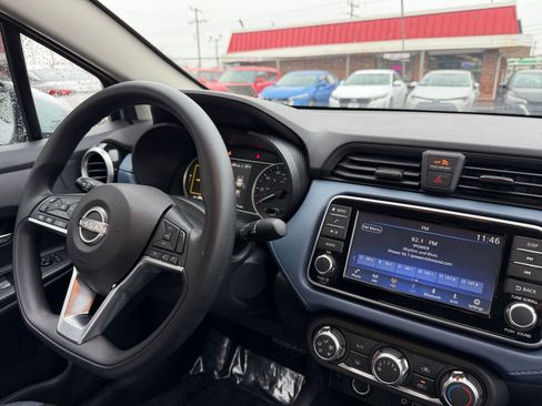 Used 2025 Nissan Versa SV image 29