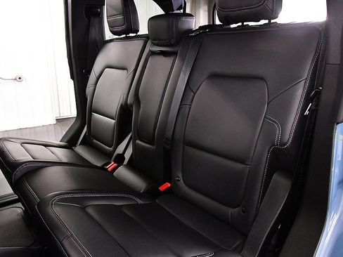 Used 2025 Ford Bronco Badlands image 30