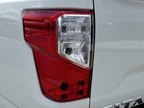 Used 2023 Nissan Titan SV RWD image 12