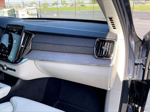 New 2026 Volvo XC90 T8 Ultra w/ Protection Package Premier image 29