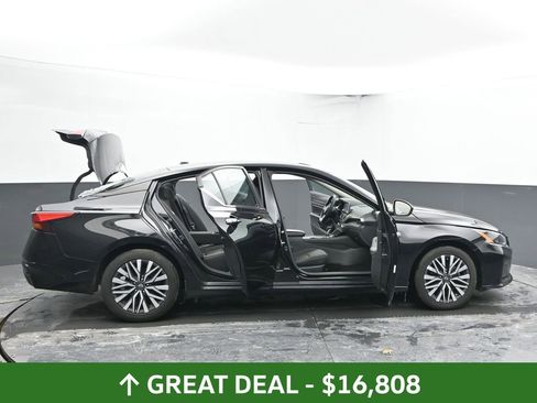 Used 2024 Nissan Altima 2.5 SV image 60