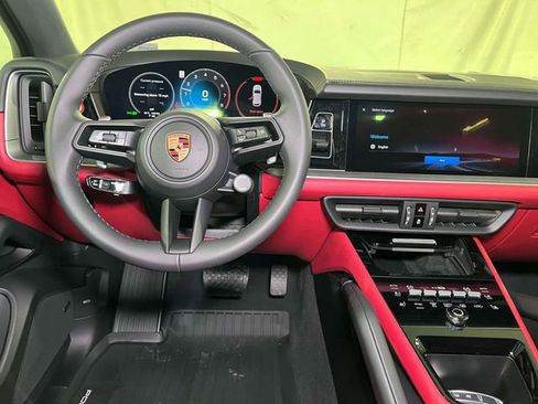 New 2026 Porsche Cayenne image 28