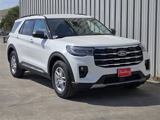 New 2025 Ford Explorer Active w/ Active Comfort Package video 2