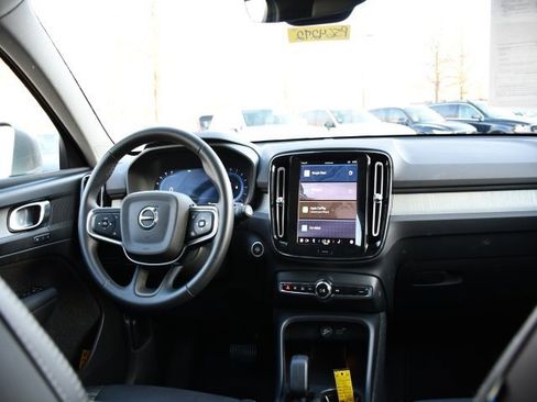 Certified 2025 Volvo XC40 B5 Core image 16