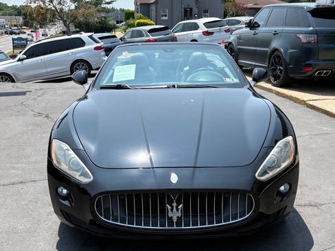 Used 2012 Maserati GranTurismo Convertible RWD image 3