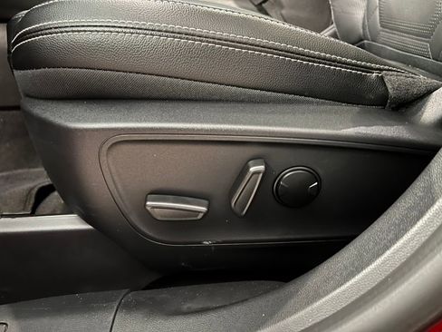 New 2024 Ford Escape SE w/ PHEV Premium Package FWD image 10
