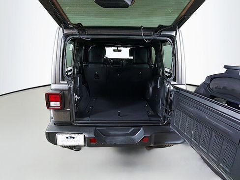 Used 2021 Jeep Wrangler Unlimited Sahara image 12