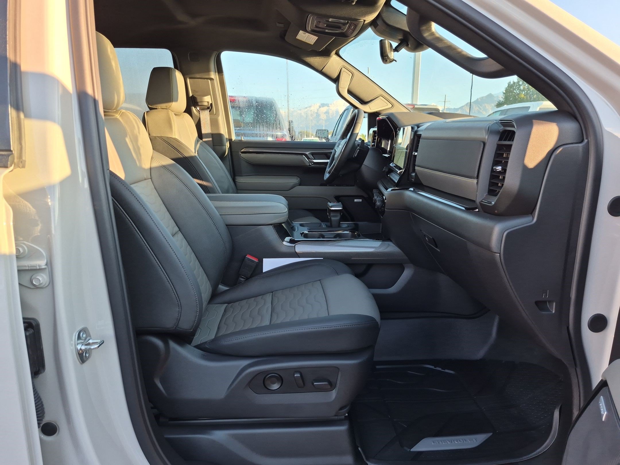 Used 2026 Chevrolet Silverado 1500 ZR2 AWD/4WD image 31
