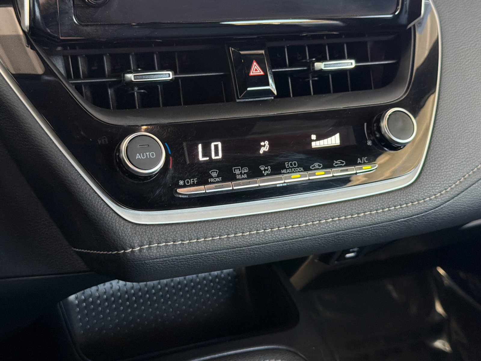 Used 2023 Toyota Corolla SE FWD image 18
