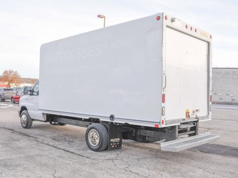 Used 2017 Ford E-450 and Econoline 450 Super Duty image 8