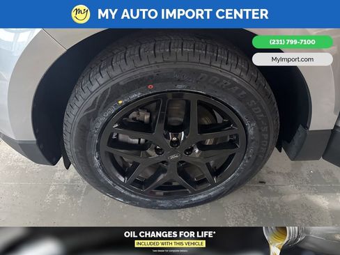 Used 2024 Ford Edge SEL image 9