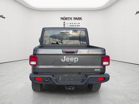 Used 2021 Jeep Gladiator Overland w/ Popular Equipment Package AWD/4WD image 6