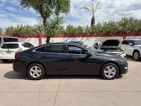 Used 2023 Chevrolet Malibu LS FWD image 2