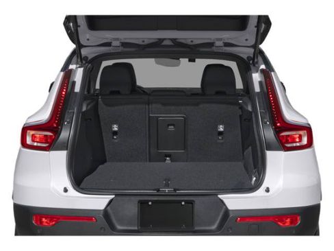 Used 2024 Volvo XC40 Recharge Plus w/ Protection Package Premier AWD/4WD image 11