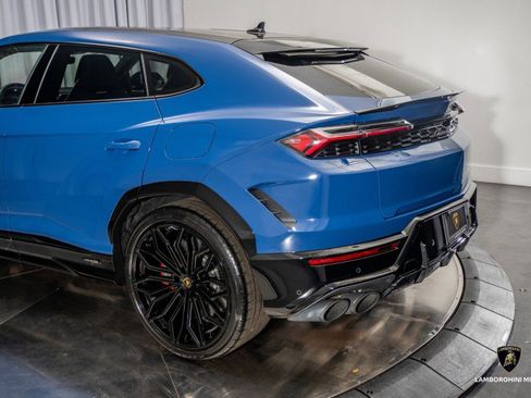 Used 2025 Lamborghini Urus SE image 22