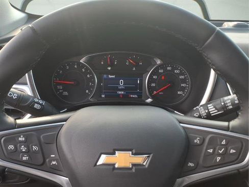 Used 2023 Chevrolet Equinox LT image 18