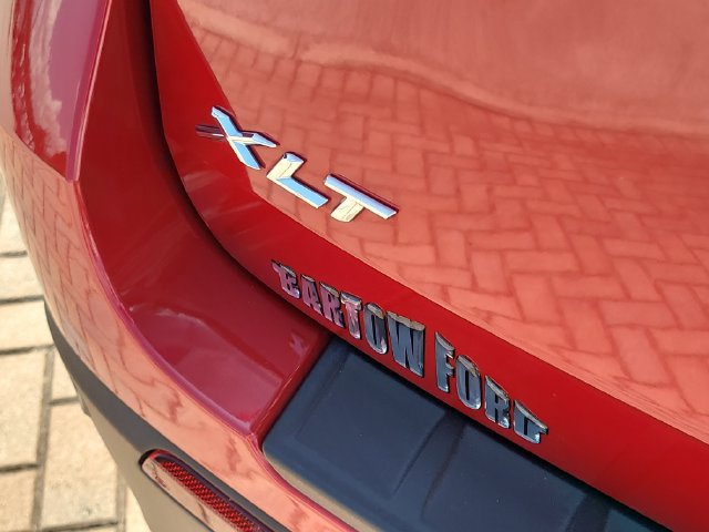 Used 2024 Ford Explorer XLT w/ Equipment Group 202A RWD image 9