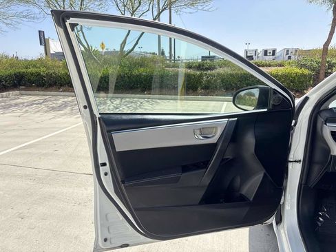 Used 2016 Toyota Corolla LE FWD image 18