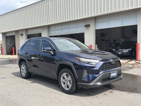 Used 2025 Toyota RAV4 XLE w/ Convenience Package AWD/4WD image 3
