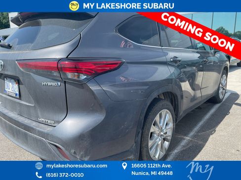 Used 2022 Toyota Highlander Limited AWD/4WD image 9