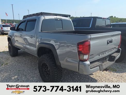 Used 2018 Toyota Tacoma TRD Off-Road w/ Technology Package AWD/4WD image 4