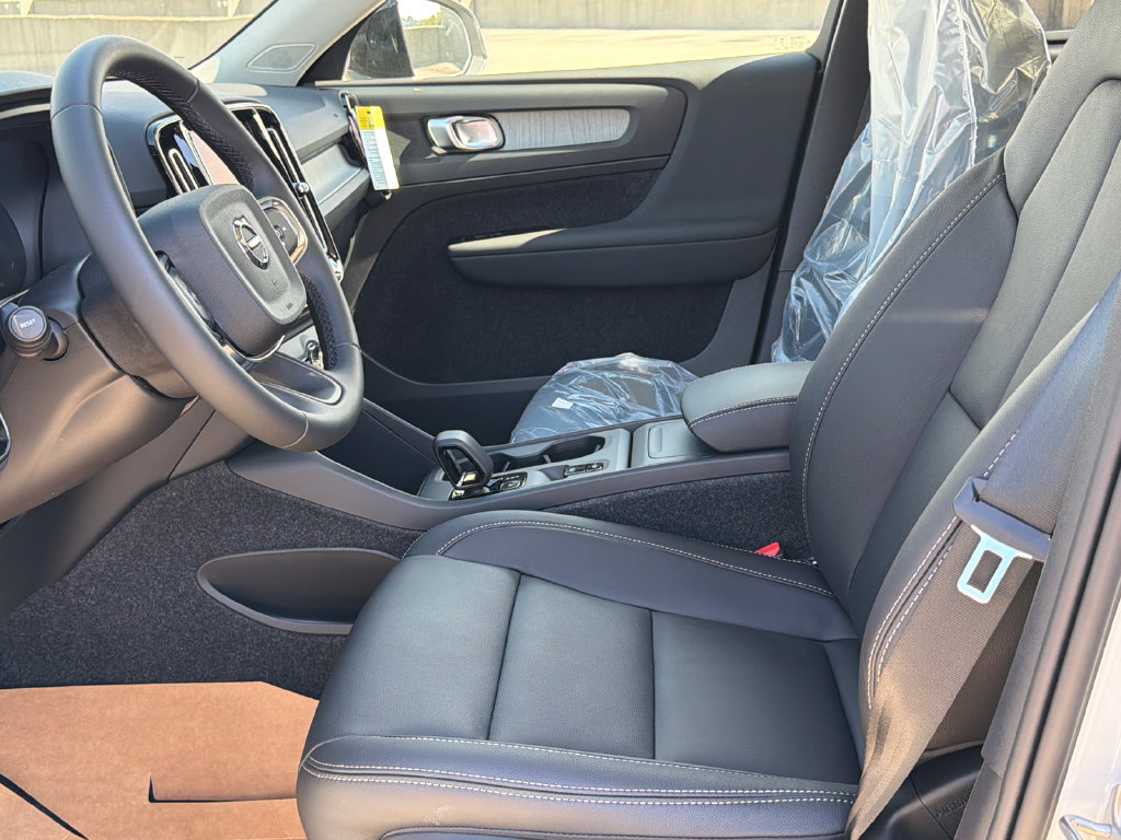 New 2026 Volvo XC40 B5 Core w/ Protection Package Premier AWD/4WD image 10