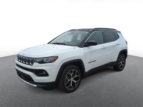 Certified 2024 Jeep Compass Limited image 4