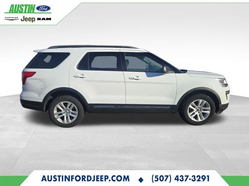 Certified 2018 Ford Explorer XLT image 6