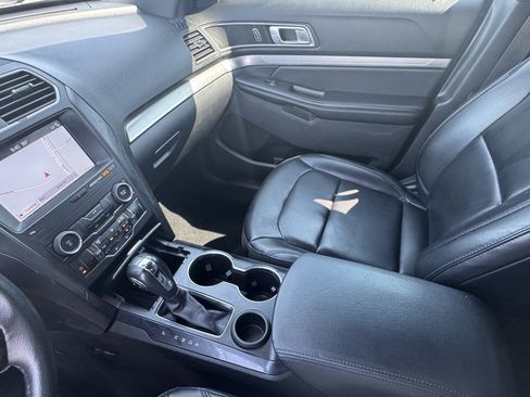Used 2019 Ford Explorer XLT w/ Equipment Group 202A FWD image 32