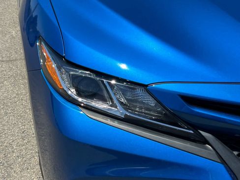 Used 2019 Toyota Camry SE w/ Convenience Package FWD image 14