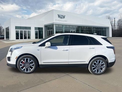 Used 2024 Cadillac XT5 Sportv w/ Technology Package AWD/4WD image 2